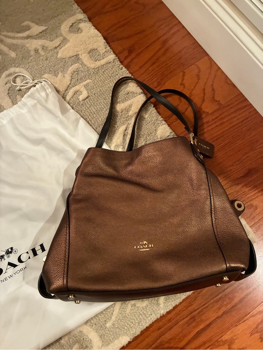 Coach Brown Leather Shoulder Bag with Gold Hardware -Purse - Picture 11 of 15